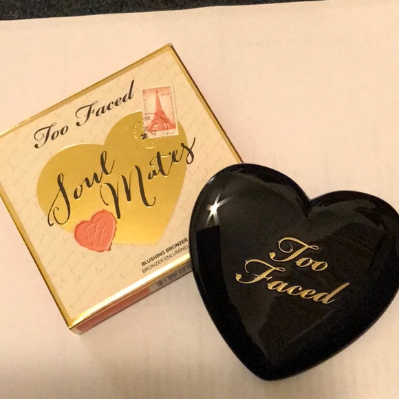 Too Faced Carrie & Big Collectable Blush Palette - Picture 2 of 7